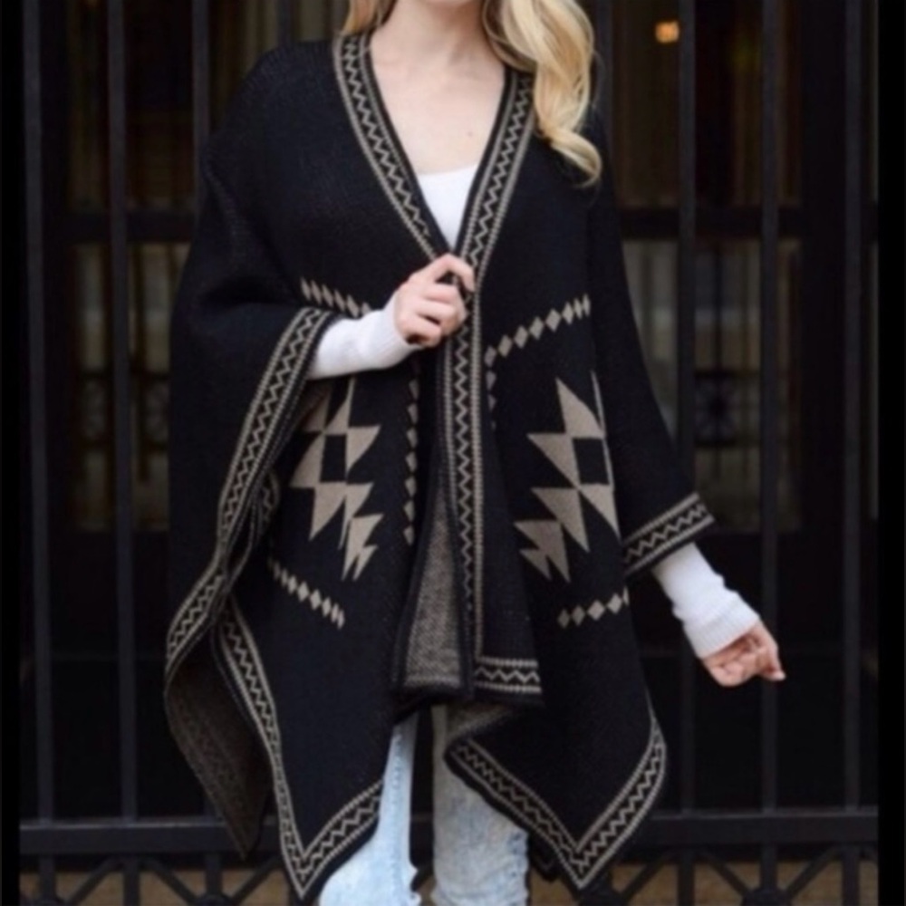 Jennyfer J Native Pattern Poncho Black and Tan Size One Size
NWOT
